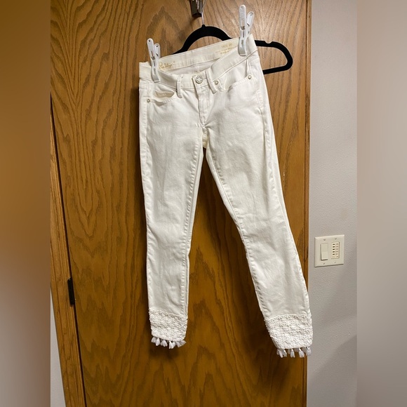 LILLY PULITZER SOUTH OCEAN SKINNY BOHO CROCHET CROP JEANS - SIZE 00 - Picture 1 of 10
